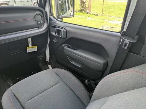 New 2026 Jeep Wrangler Unlimited Rubicon AWD/4WD image 17