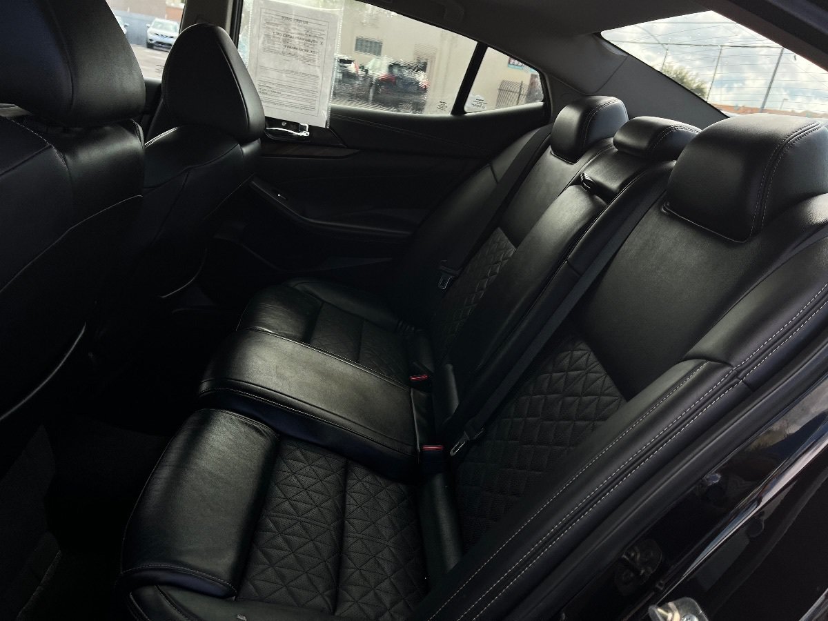 Used 2017 Nissan Maxima Platinum FWD image 32