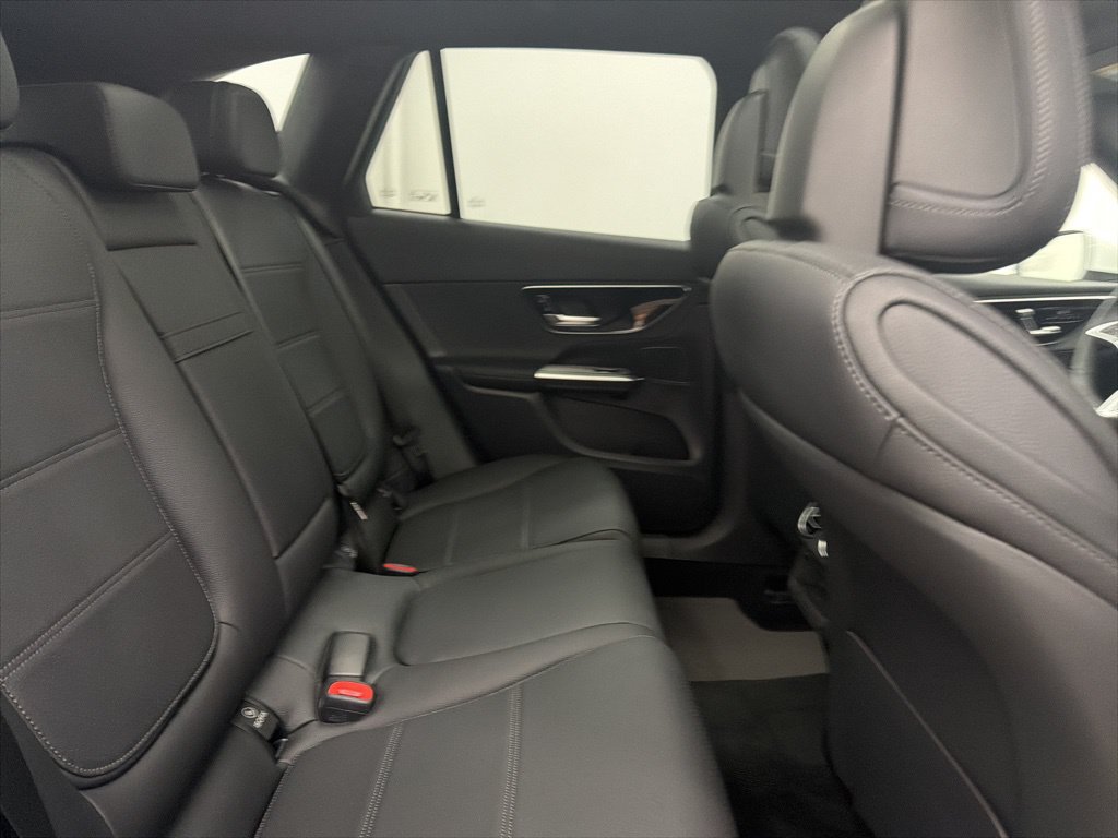 Used 2026 Mercedes-Benz GLC 300 4MATIC image 26