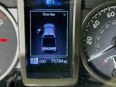 Used 2016 Toyota Tacoma SR5 w/ Towing Package image 16