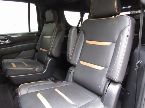 Used 2023 GMC Yukon XL AT4 w/ AT4 Premium Package image 16