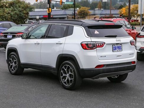 Used 2024 Jeep Compass Limited image 7