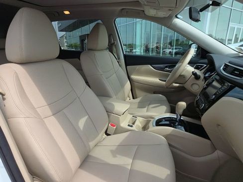 Used 2015 Nissan Rogue SL w/ SL Premium Package FWD image 13