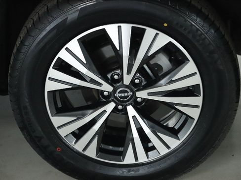 Certified 2023 Nissan Rogue SV image 38