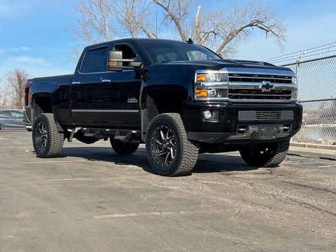 Used 2018 Chevrolet Silverado 2500 High Country w/ Duramax Plus Package image 38