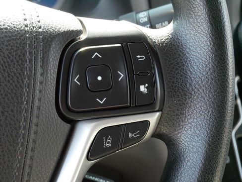 Certified 2018 Toyota Sienna LE FWD image 25