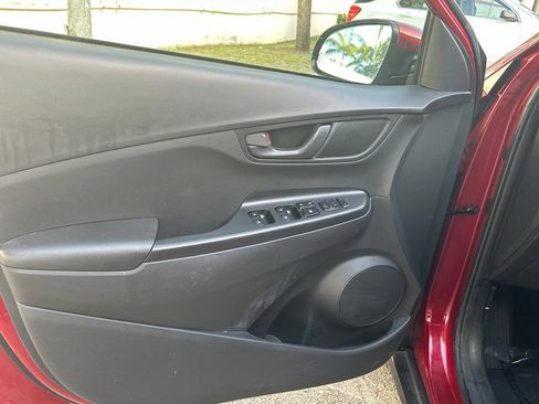 Used 2023 Hyundai Kona SEL AWD/4WD image 15