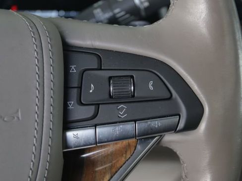 Used 2021 Cadillac Escalade Premium Luxury Platinum image 12