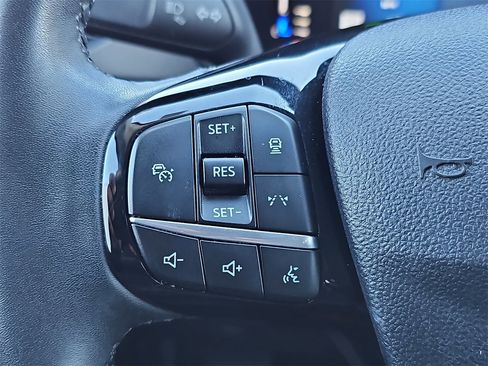 Used 2023 Ford Escape SE image 17