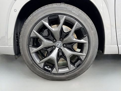 New 2026 Lexus TX 500h AWD image 23