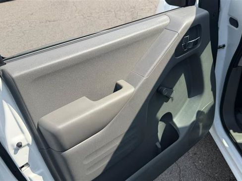 Used 2019 Nissan Frontier S RWD image 15