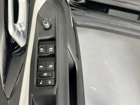 Used 2022 Jeep Compass Limited w/ Sun and Sound Group image 17