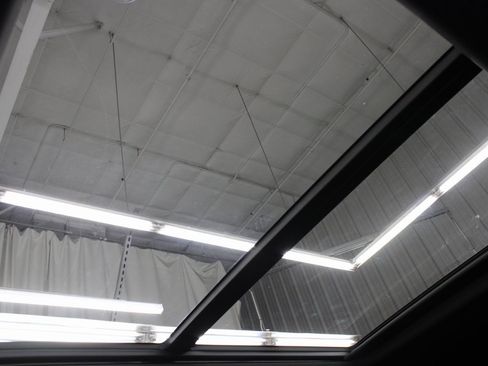 Used 2023 Chevrolet Suburban Premier image 22