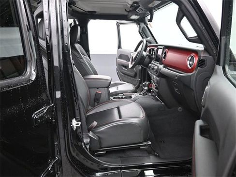 Used 2023 Jeep Gladiator Rubicon w/ Cold Weather Group image 31