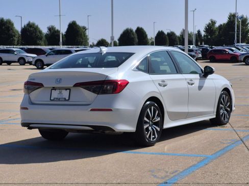 Used 2023 Honda Civic EX image 6