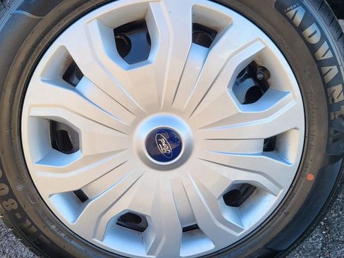 Used 2022 Ford Transit Connect XL image 13