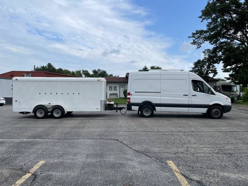 Used 2013 Freightliner Sprinter 3500 RWD image 6