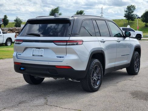 Used 2025 Jeep Grand Cherokee Trailhawk AWD/4WD image 5