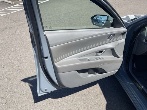Certified 2022 Hyundai Elantra SEL w/ Convenience Package FWD image 16