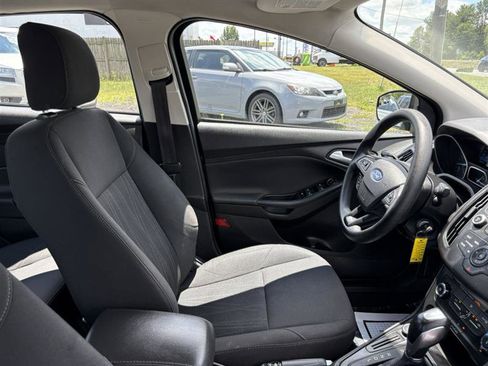Used 2016 Ford Focus SE FWD image 21