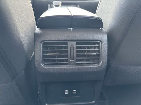 Used 2025 Nissan Rogue SV FWD image 24