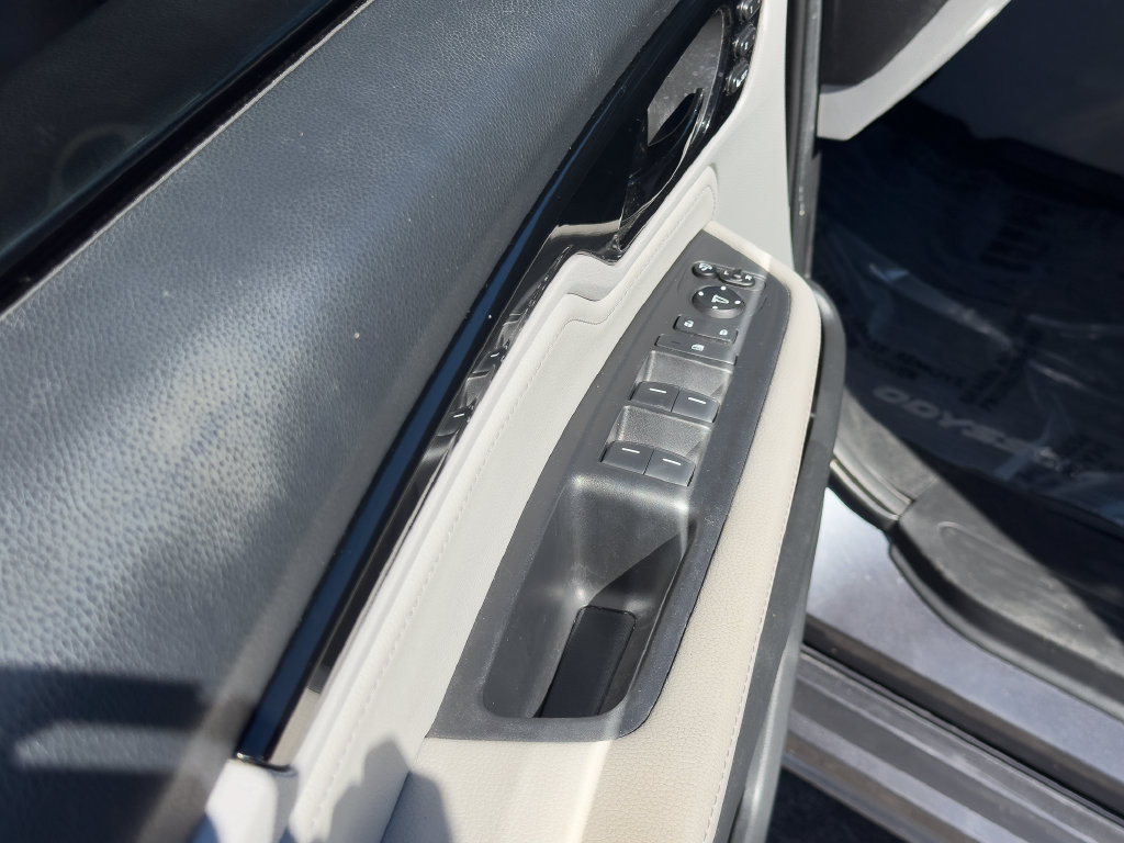 Used 2018 Honda Odyssey Elite image 24