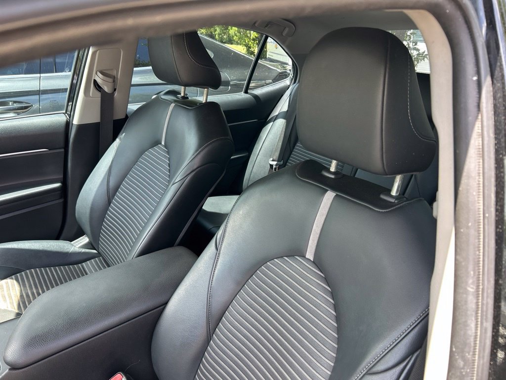 Used 2022 Toyota Camry SE FWD image 18