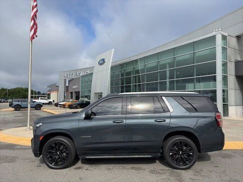 Used 2021 Chevrolet Tahoe LT w/ LT Signature Package AWD/4WD image 2
