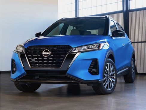 Certified 2021 Nissan Kicks S FWD image 1