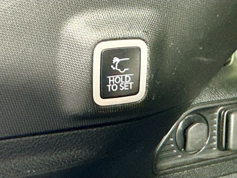 Certified 2023 Jeep Grand Cherokee Altitude AWD/4WD image 30