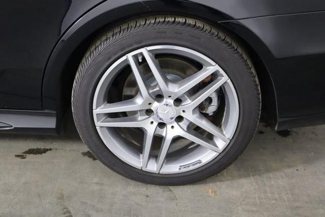 Used 2014 Mercedes-Benz E 550 4MATIC Sedan image 35