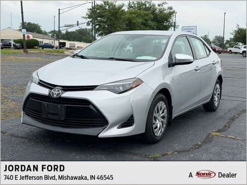 Used 2019 Toyota Corolla LE FWD image 1