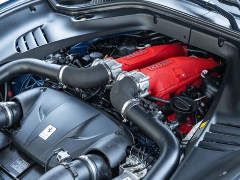 Used 2016 Ferrari California T image 26