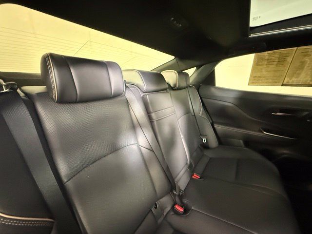 Used 2026 Toyota Crown Platinum AWD/4WD image 29