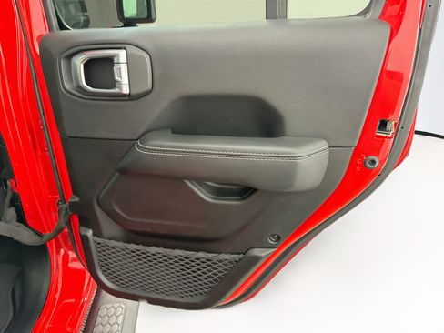 Used 2023 Jeep Wrangler Unlimited Sahara AWD/4WD image 35