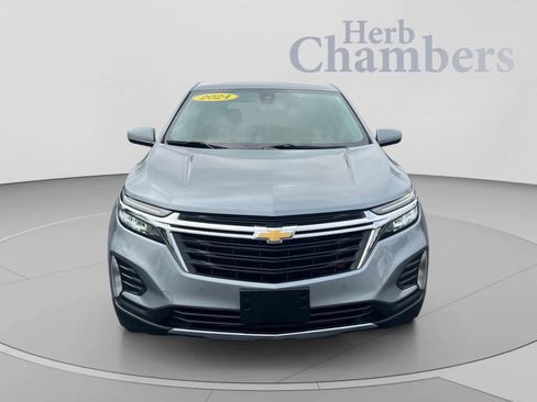 Used 2024 Chevrolet Equinox LT AWD/4WD image 2