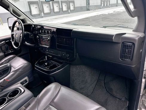 Used 2022 Chevrolet Express 2500 w/ Enhanced Convenience Package image 13