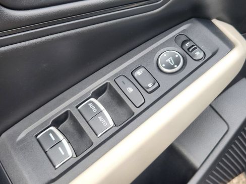 Used 2023 Honda Accord EX image 16
