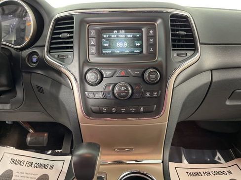 Used 2017 Jeep Grand Cherokee Laredo w/ Quick Order Package 2BE image 25