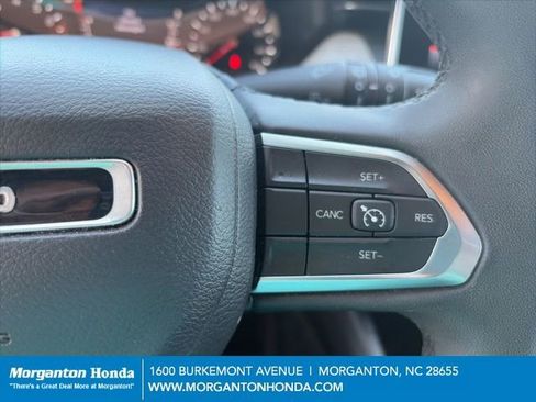 Used 2024 Jeep Compass Latitude AWD/4WD image 17