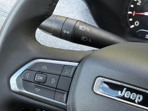 Used 2024 Jeep Compass Latitude AWD/4WD image 22
