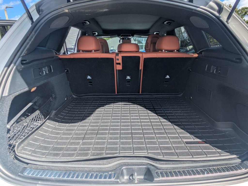 Used 2024 Mercedes-Benz GLC 300 4MATIC image 17