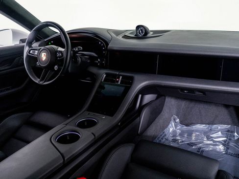 Used 2024 Porsche Taycan GTS w/ Premium Package (P6U) image 43