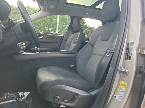 Used 2023 Volvo XC60 B5 Core AWD/4WD image 23