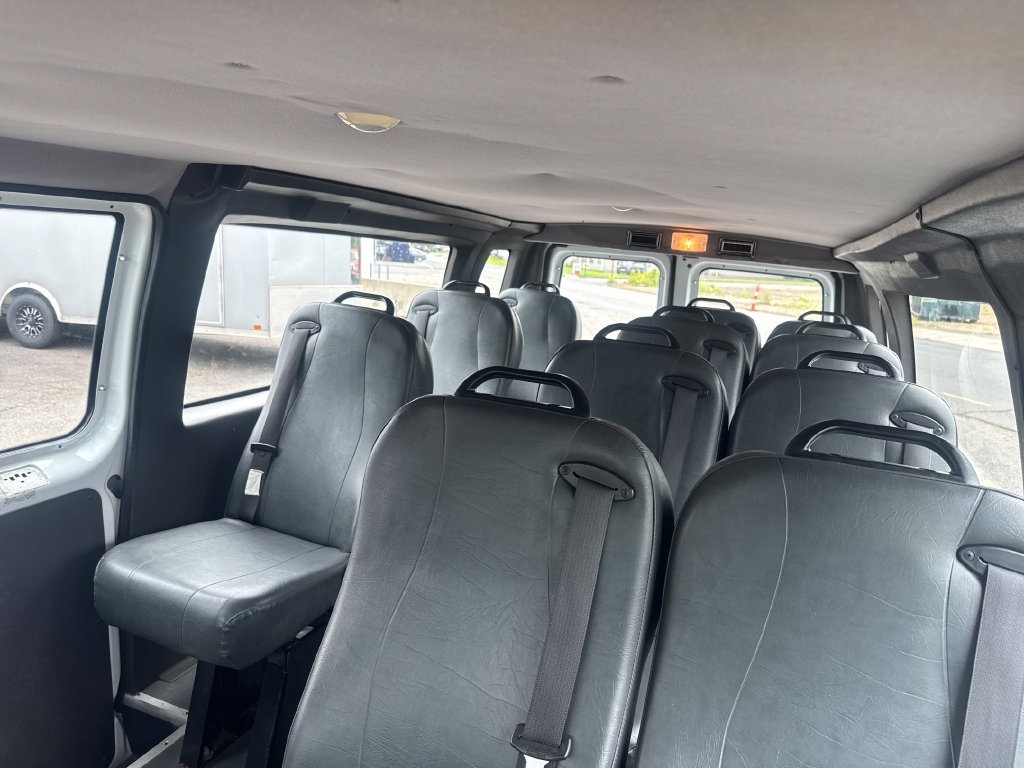Used 2014 Ford E-250 and Econoline 250 Extended w/ Power Group RWD image 32