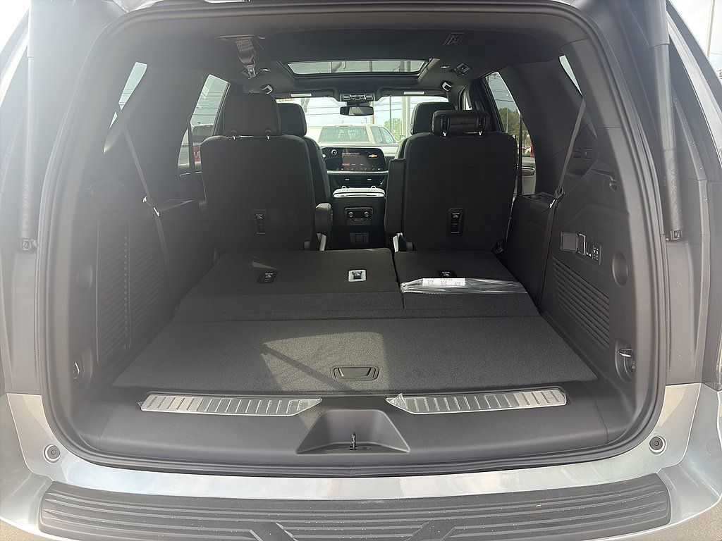 New 2026 Chevrolet Tahoe Z71 w/ Comfort Package AWD/4WD image 14
