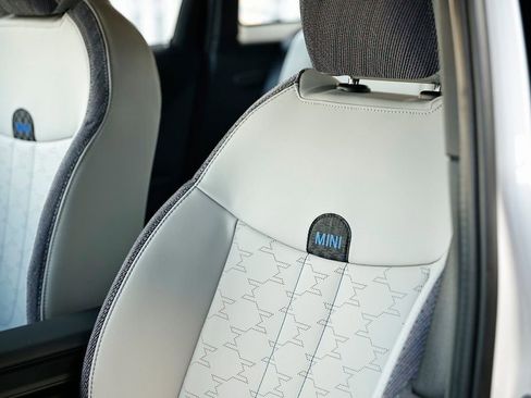 New 2026 MINI Cooper 4-Door Hardtop image 21