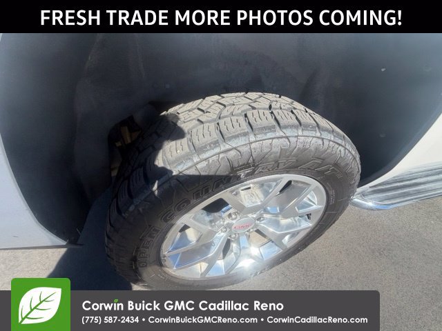 Used 2017 GMC Yukon SLT w/ Open Road Package AWD/4WD image 6