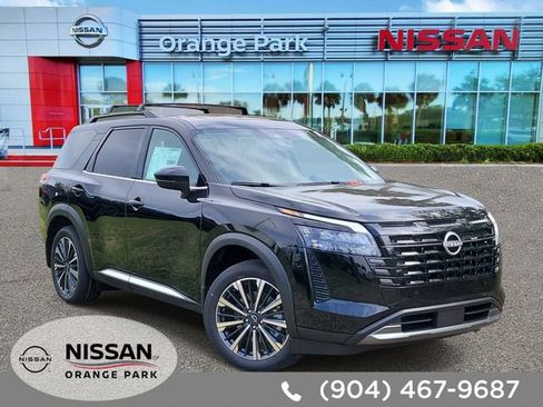 New 2026 Nissan Pathfinder Platinum FWD image 1