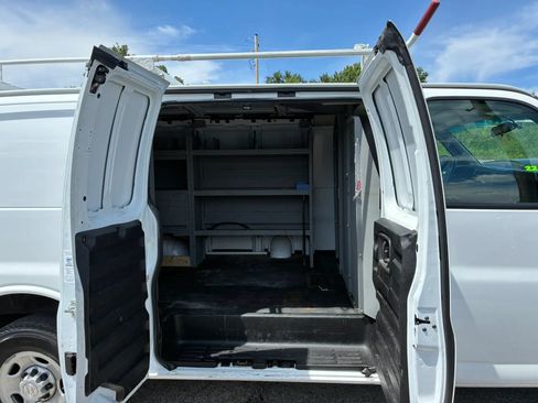 Used 2019 Chevrolet Express 3500 w/ Driver Convenience Package RWD image 10